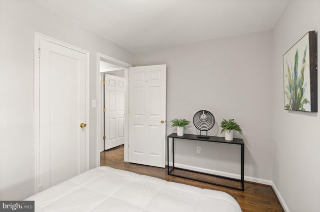 2314 VICTORY DR, Alexandria, VA 22303