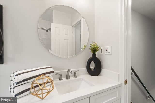 2314 VICTORY DR, Alexandria, VA 22303