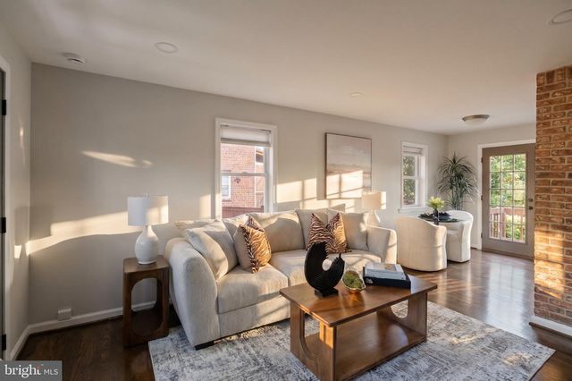 2314 VICTORY DR, Alexandria, VA 22303