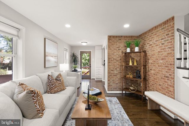 2314 VICTORY DR, Alexandria, VA 22303