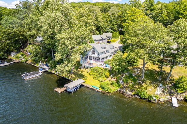 424 East Wakefield Boulevard, Winchester, CT 06098