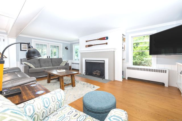 424 East Wakefield Boulevard, Winchester, CT 06098