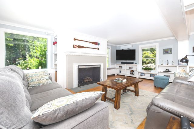 424 East Wakefield Boulevard, Winchester, CT 06098