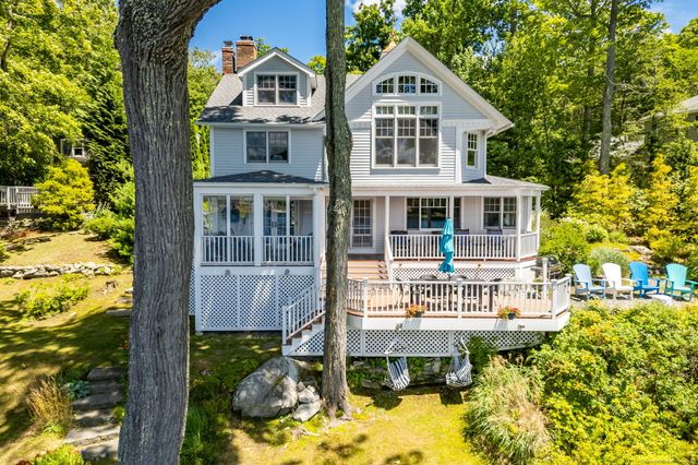 424 East Wakefield Boulevard, Winchester, CT 06098