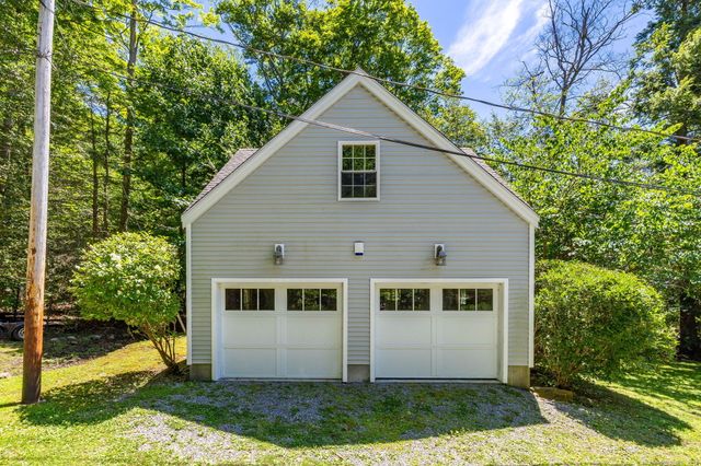 424 East Wakefield Boulevard, Winchester, CT 06098
