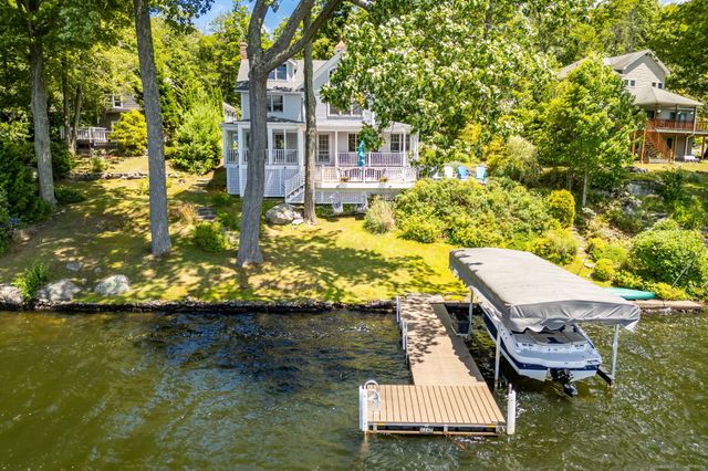 424 East Wakefield Boulevard, Winchester, CT 06098