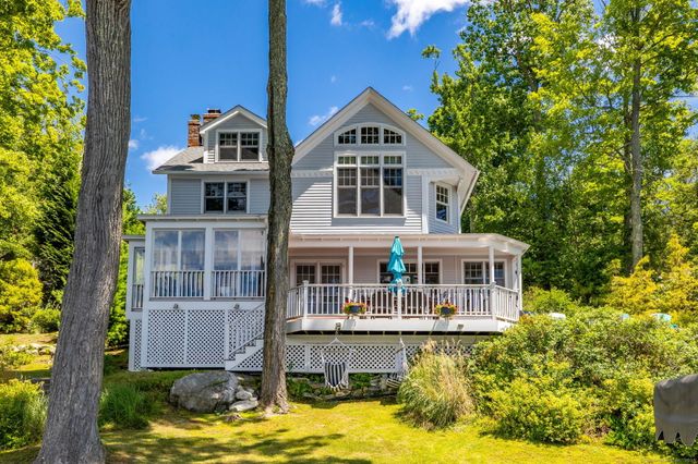 424 East Wakefield Boulevard, Winchester, CT 06098