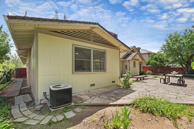5107 Virtue Arc Dr, Stockton, CA 95207