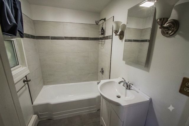 10 Pine St, Templeton, MA 01436