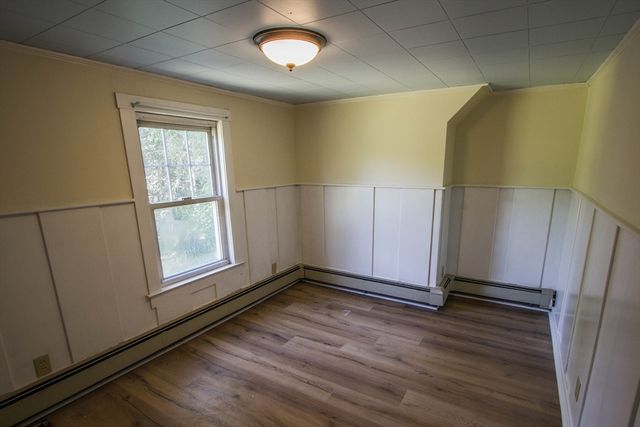10 Pine St, Templeton, MA 01436