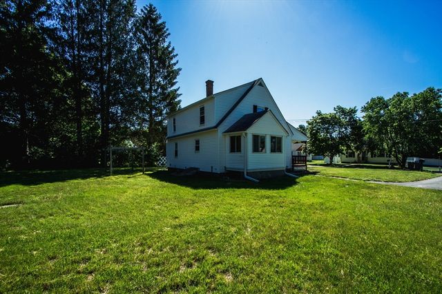10 Pine St, Templeton, MA 01436