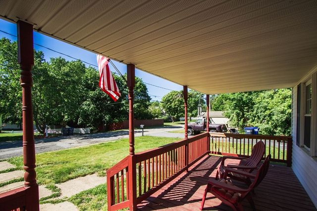 10 Pine St, Templeton, MA 01436