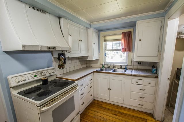 10 Pine St, Templeton, MA 01436
