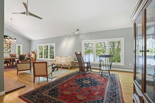 22 Hemlock Circle, Sandown, NH 03873