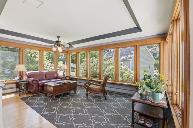 22 Hemlock Circle, Sandown, NH 03873
