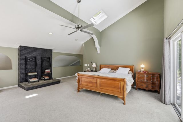 22 Hemlock Circle, Sandown, NH 03873