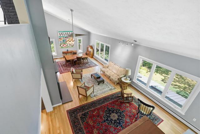 22 Hemlock Circle, Sandown, NH 03873