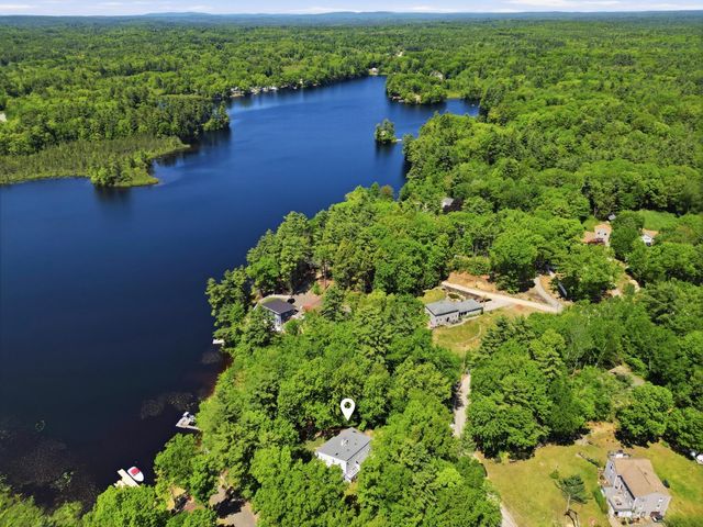 22 Hemlock Circle, Sandown, NH 03873