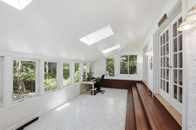 22 Hemlock Circle, Sandown, NH 03873