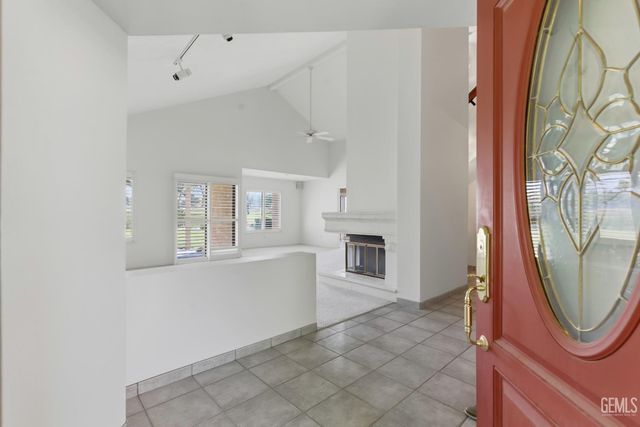 5517 Muirfield Drive, Bakersfield, CA 93306