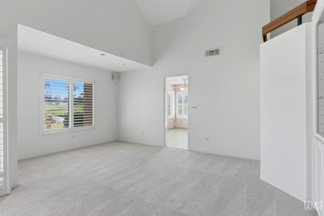 5517 Muirfield Drive, Bakersfield, CA 93306