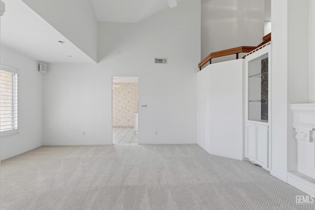 5517 Muirfield Drive, Bakersfield, CA 93306