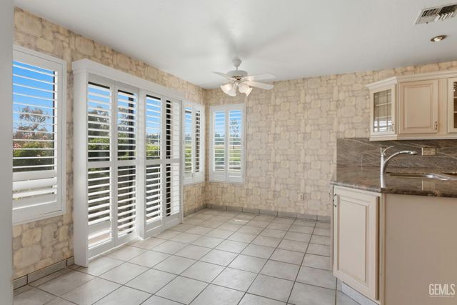 5517 Muirfield Drive, Bakersfield, CA 93306