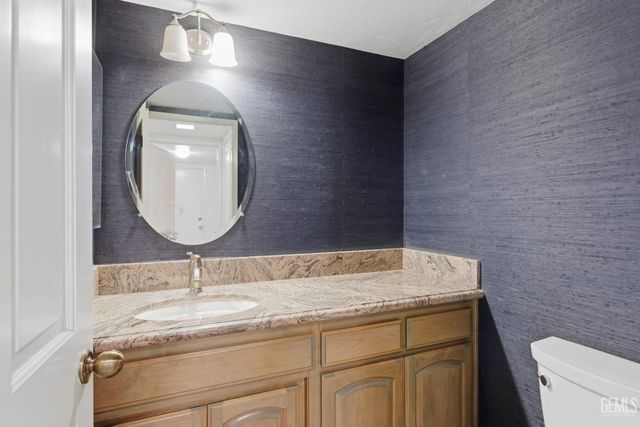 5517 Muirfield Drive, Bakersfield, CA 93306