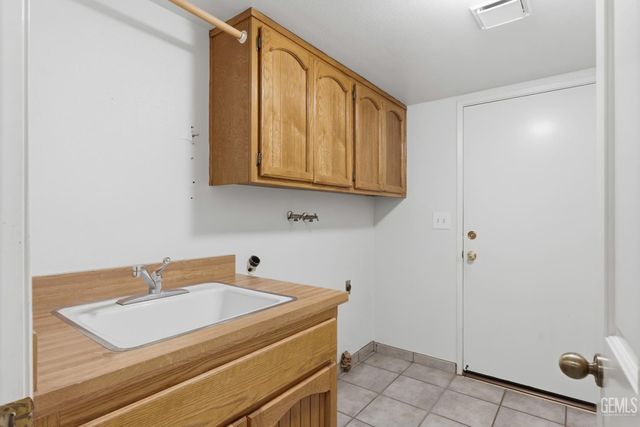 5517 Muirfield Drive, Bakersfield, CA 93306