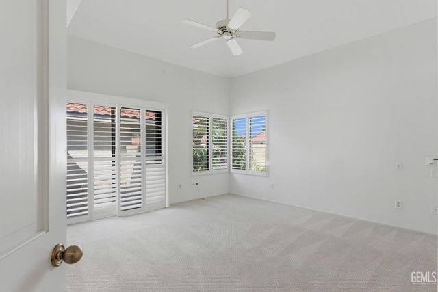 5517 Muirfield Drive, Bakersfield, CA 93306