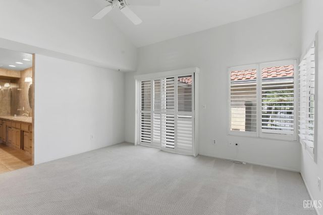 5517 Muirfield Drive, Bakersfield, CA 93306