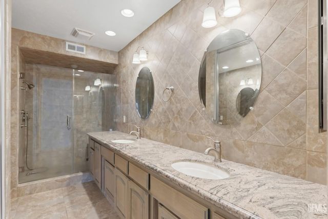 5517 Muirfield Drive, Bakersfield, CA 93306