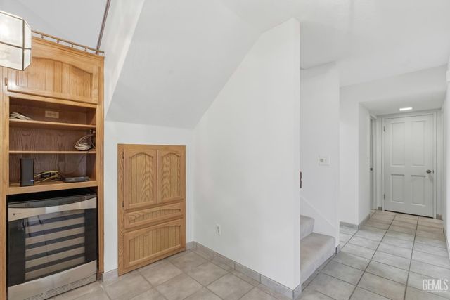 5517 Muirfield Drive, Bakersfield, CA 93306