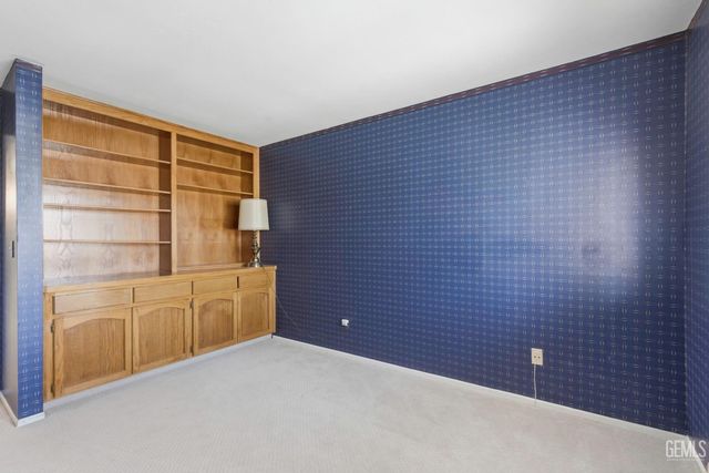 5517 Muirfield Drive, Bakersfield, CA 93306