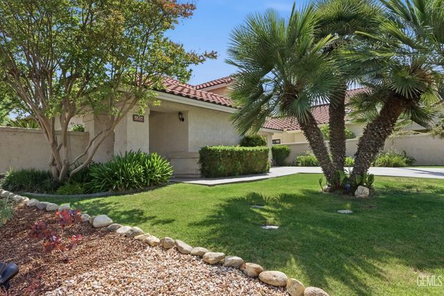 5517 Muirfield Drive, Bakersfield, CA 93306