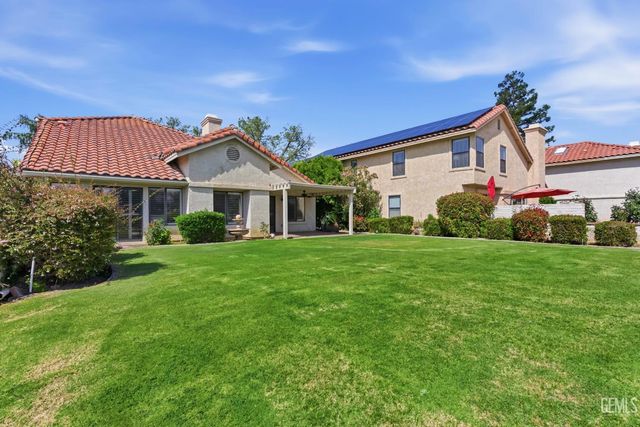 5517 Muirfield Drive, Bakersfield, CA 93306