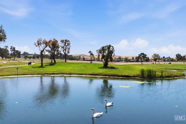 5517 Muirfield Drive, Bakersfield, CA 93306