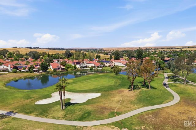 5517 Muirfield Drive, Bakersfield, CA 93306