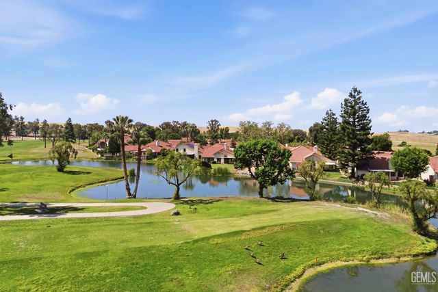 5517 Muirfield Drive, Bakersfield, CA 93306