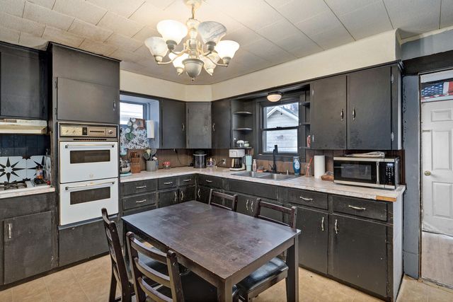 1634 W Lee Street, Springfield, MO 65803