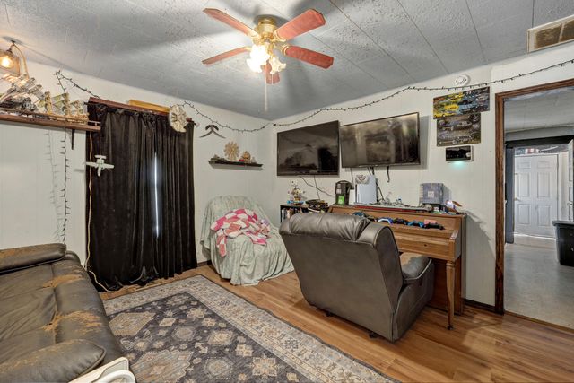 1634 W Lee Street, Springfield, MO 65803