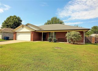 1205 22nd Street, Bentonville, AR 72712