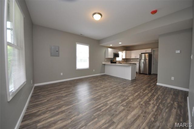 502 S Linn Avenue, Wentzville, MO 63385