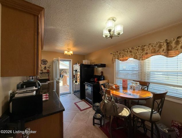 4823 S 6th St, Louisville, KY 40214