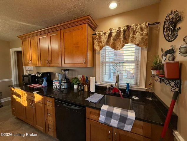 4823 S 6th St, Louisville, KY 40214