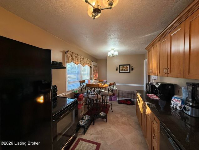 4823 S 6th St, Louisville, KY 40214