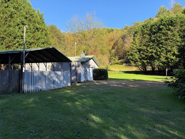 3335 Upper Peachtree, Murphy, NC 28906