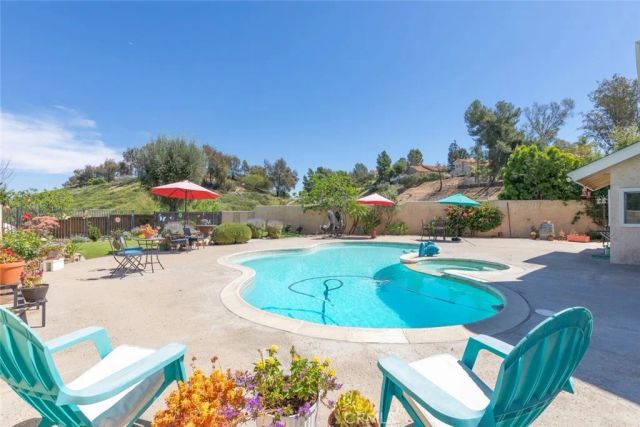 30198 La Primavera, Temecula, CA 92592