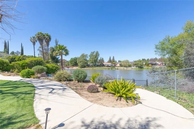 30198 La Primavera, Temecula, CA 92592