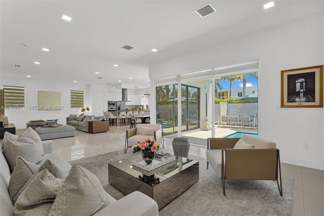 7509 NW 99th Ave, Doral, FL 33178